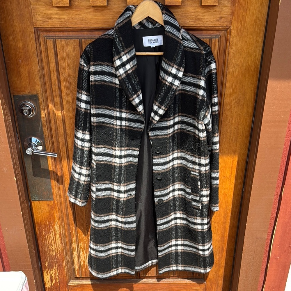 BB DAKOTA Black and White Plaid Wool Coat